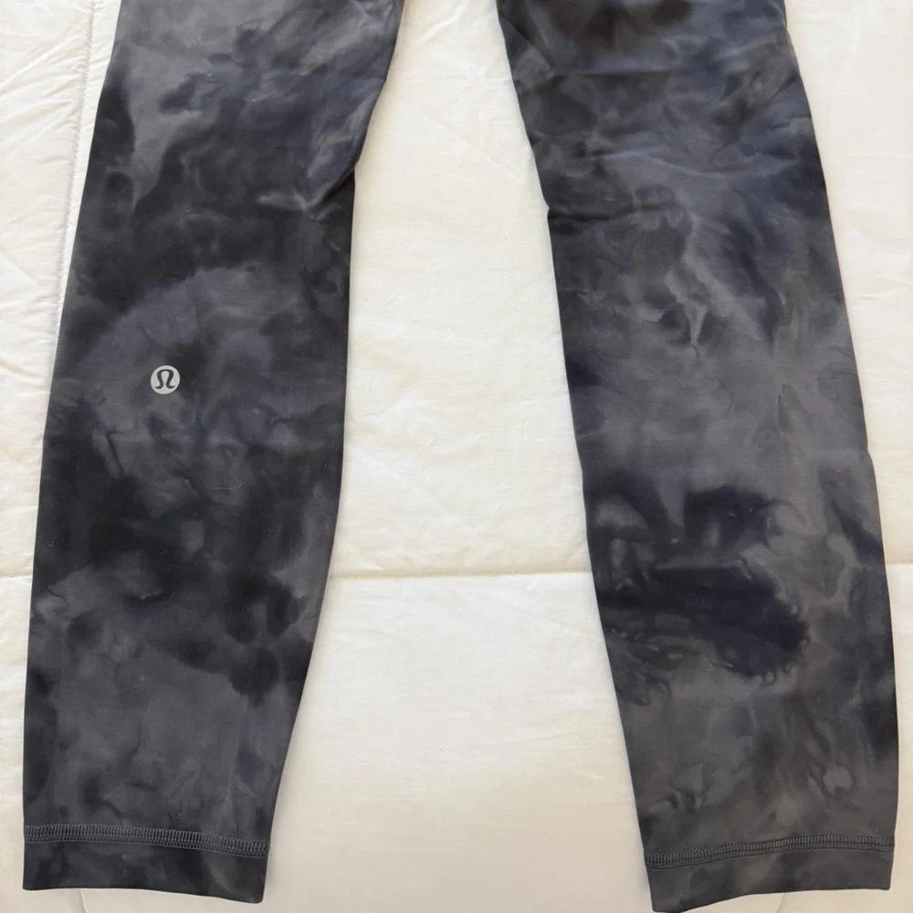 Lululemon leggings - Picture 6 of 7